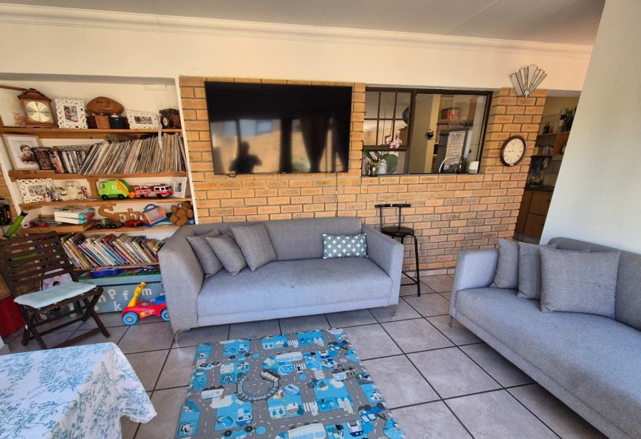 3 Bedroom Property for Sale in Heiderand Western Cape